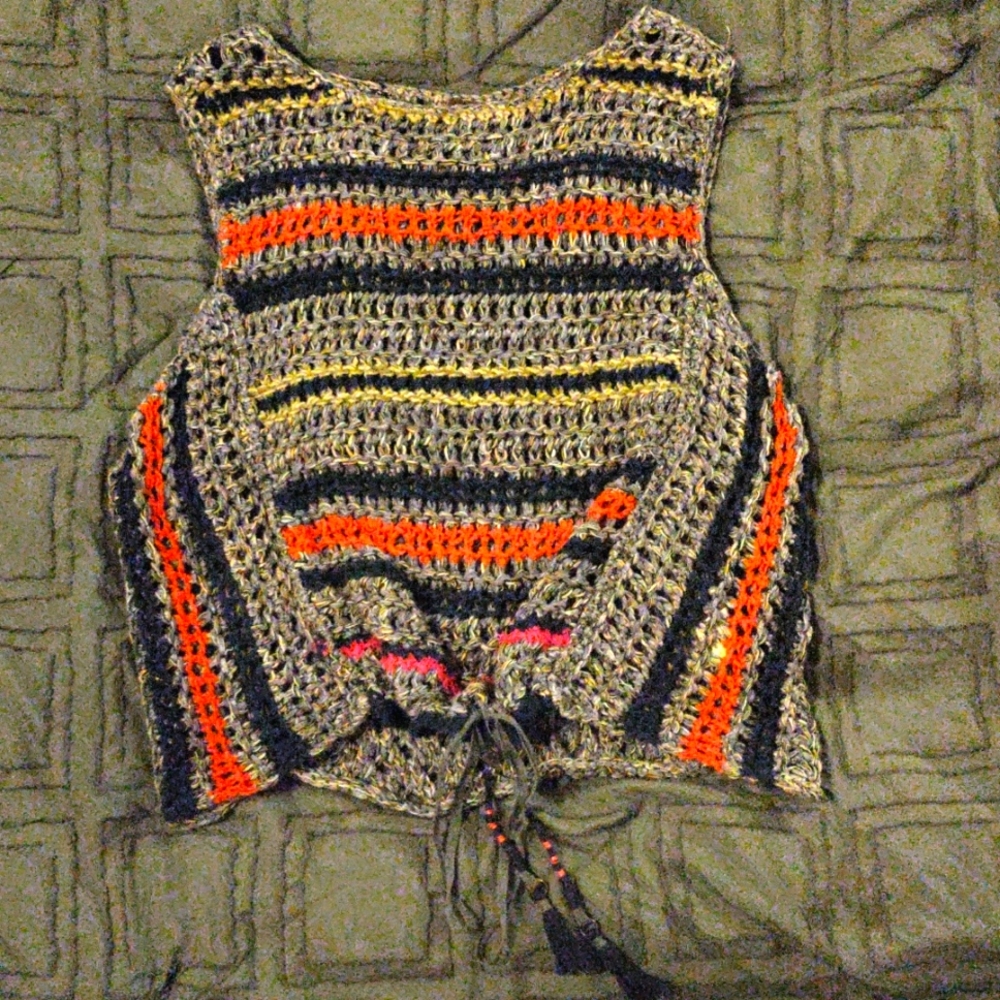 Stunning rare Free People cotton knit sweater top with tassels size medium